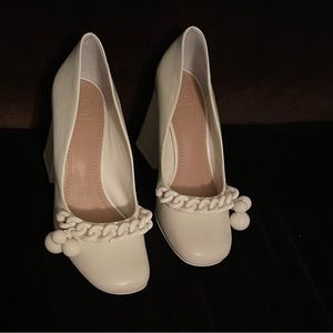 Tory Burch off-white pumps. Size 5.